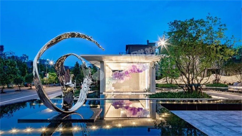 售樓處戶(hù)外不銹鋼鏡面鹿雕塑定制