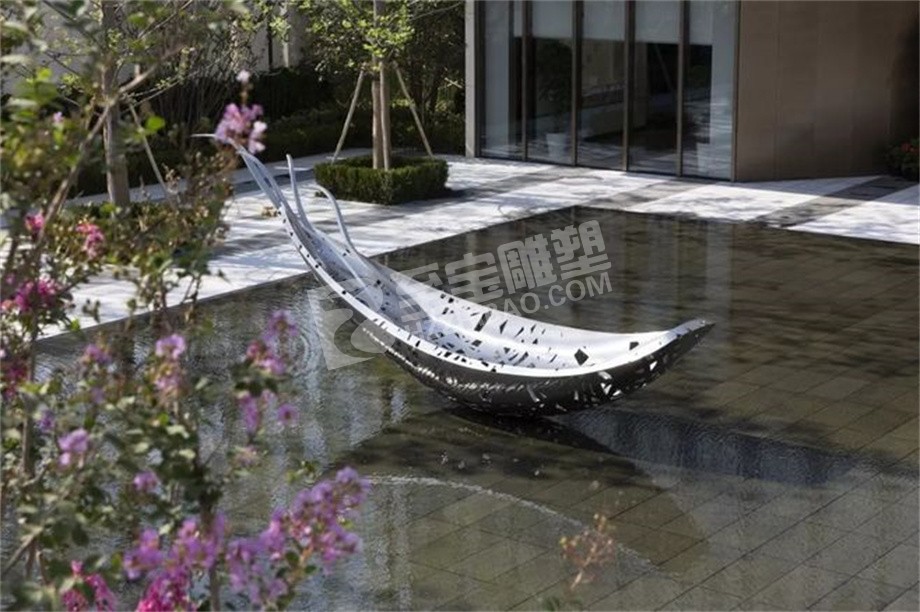 私家庭院鏡面鏤空樹(shù)葉不銹鋼雕塑定制