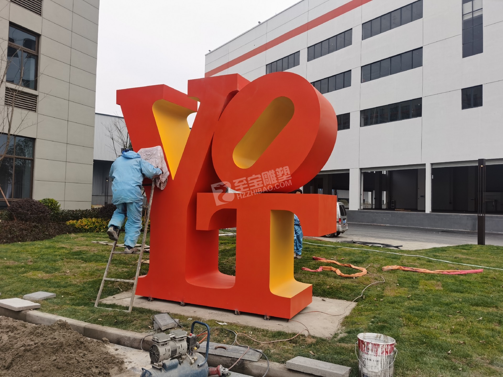 圓通快遞亞運(yùn)會物流中心雕塑